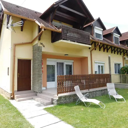 Balatonpart-lak Apartmán *