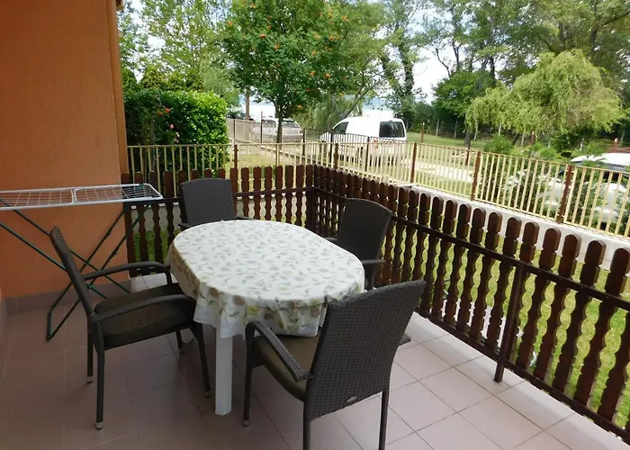 Balatonpart-lak Balatonfenyves